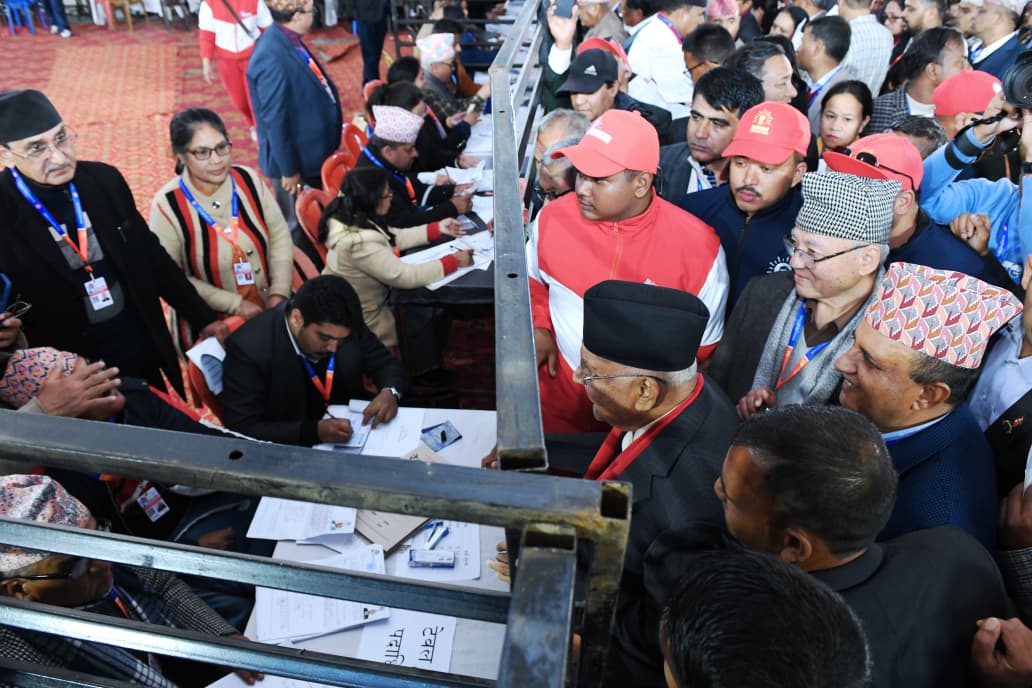 एमालेको ११औँ महाधिवेशन : अध्यक्षमा ओलीको उम्मेदवारी दर्ता