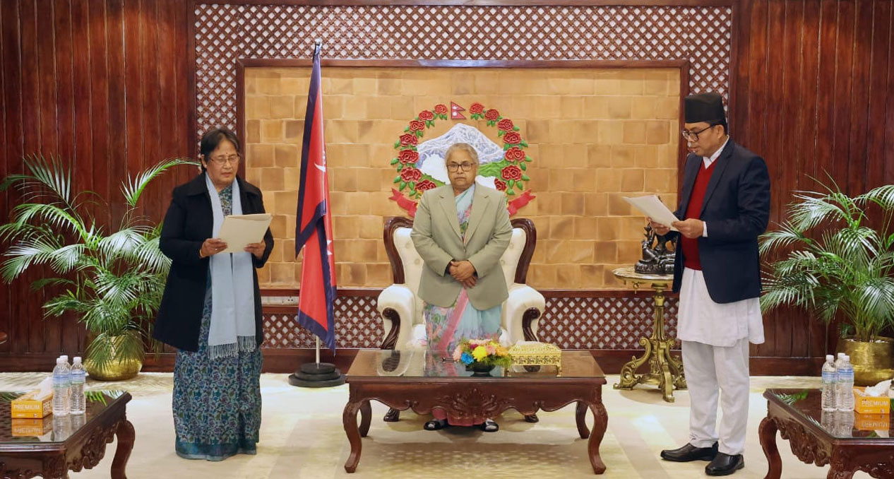 आयोगका उपाध्यक्ष र सदस्यले लिए पद तथा गोपनीयताको शपथ