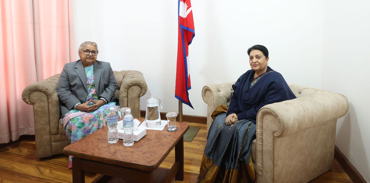 पूर्वराष्ट्रपतिलाई प्रधानमन्त्रीको आग्रह- निर्वाचनको वातावरण बनाउन भूमिका खेलिदिनुस्