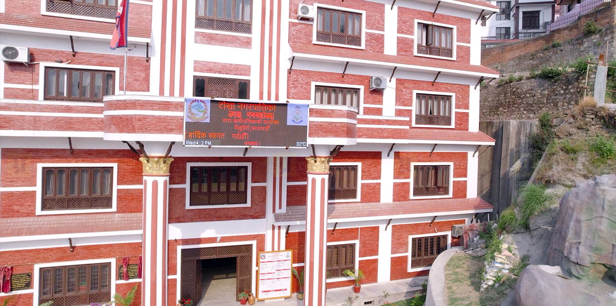 टोखाभित्रका मुख्य सडकमा ‘स्मार्ट’ सडक बत्ती