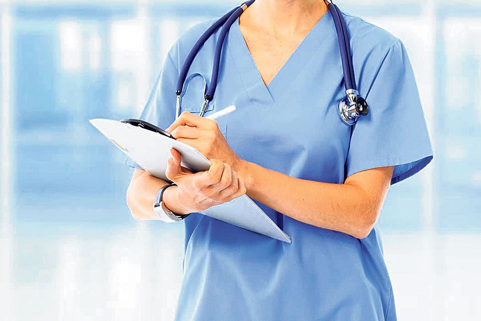 विद्यालय नर्स आफैँ समस्यामा