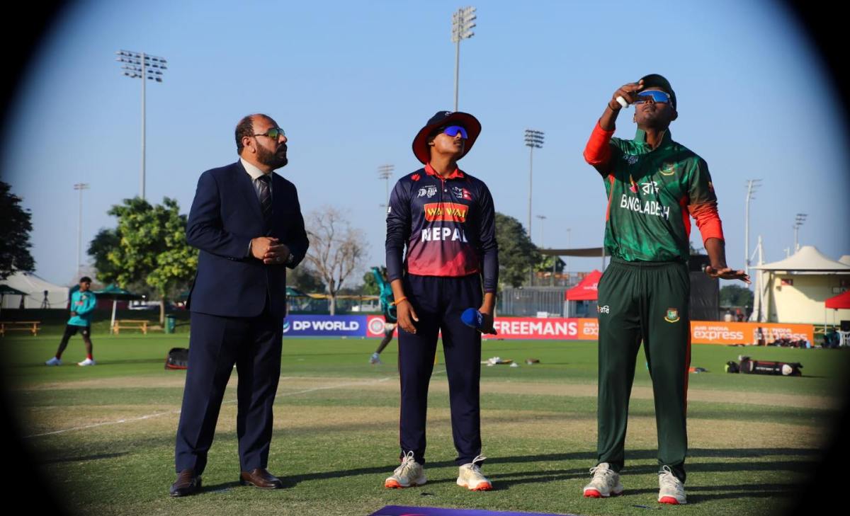 यु–१९ एसिया कपः नेपालले बङ्गलादेशविरुद्ध ब्याटिङ गर्दै