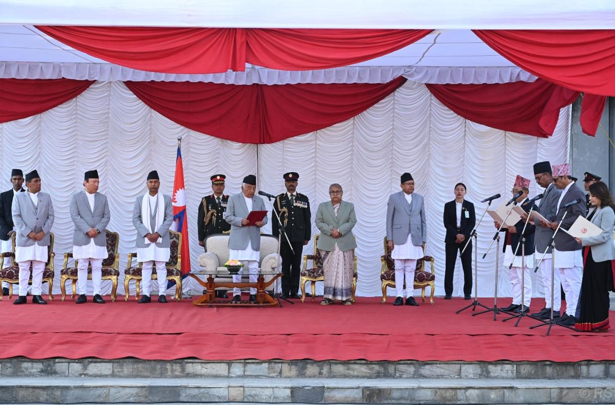 अन्तरिम सरकारका नवनियुक्त चार मन्त्रीले लिए शपथ