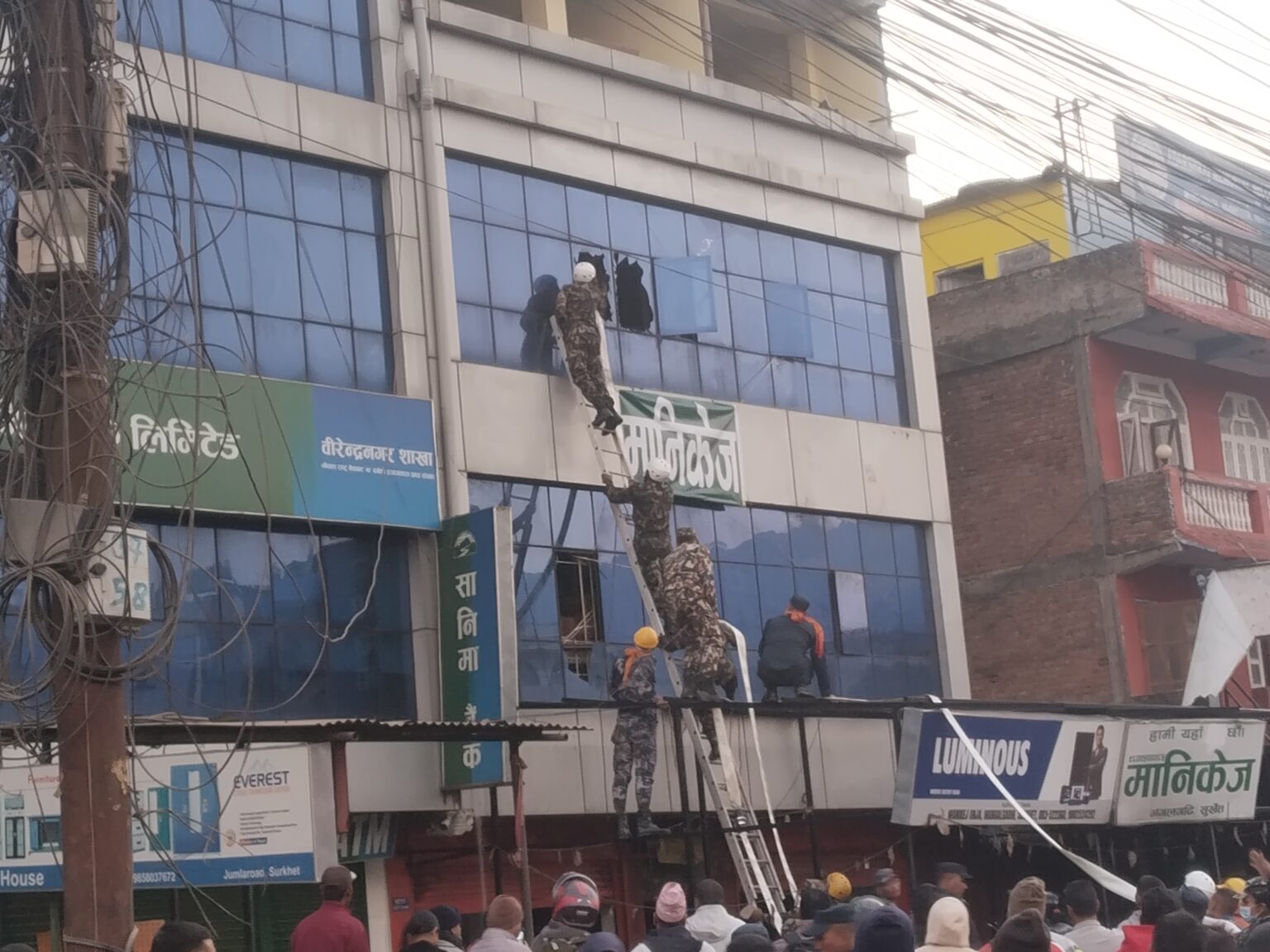 आगलागीले निस्सासिएकी वृद्धाको उद्धार