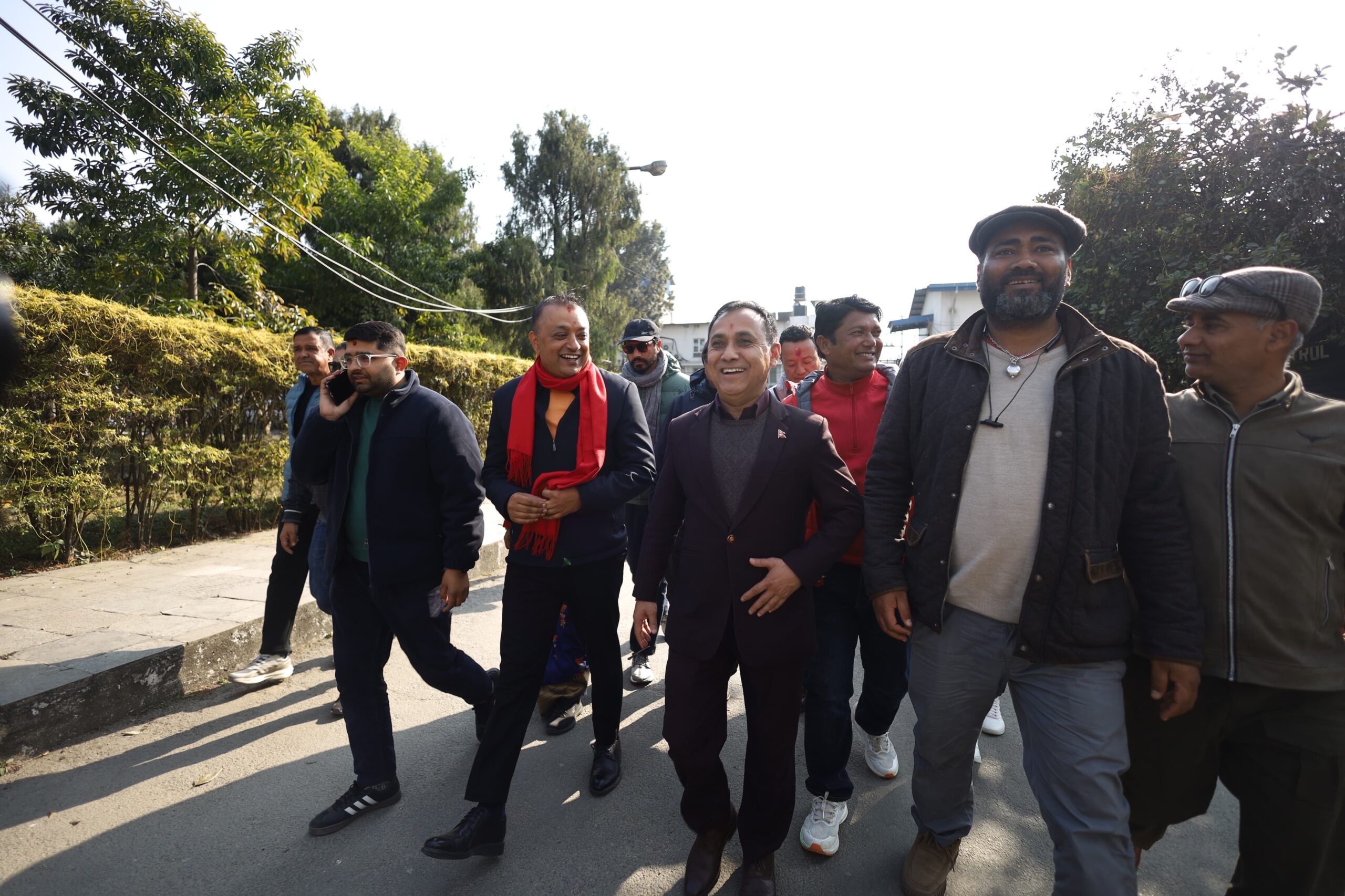 निर्वाचन आयोगमा गगनको टोली [फोटो फिचर]