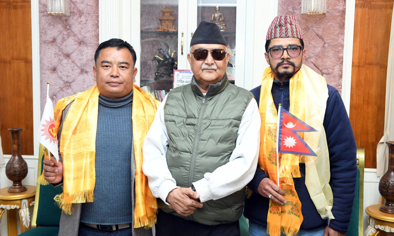 तत्कालीन माओवादी नेता एमालेमा प्रवेश