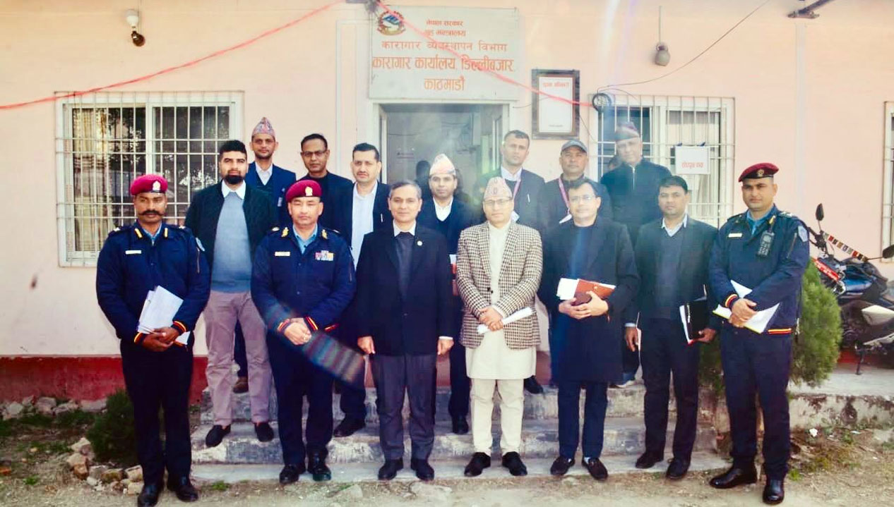 काठमाडौँका कारागारमा गृहमन्त्रीको निरीक्षण‚ सुविधा सुधारको निर्देशन