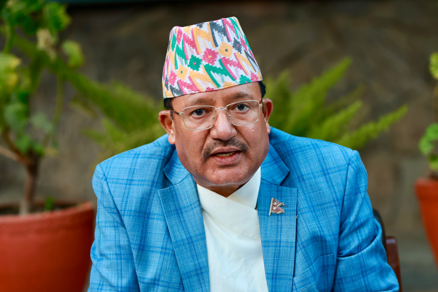 मतदातालाई आयोगले आग्रह- दल र उम्मेदवारसँग नगद कारोबार नगर्नू‚ बैंकिङ प्रणालीबाट गर्नू