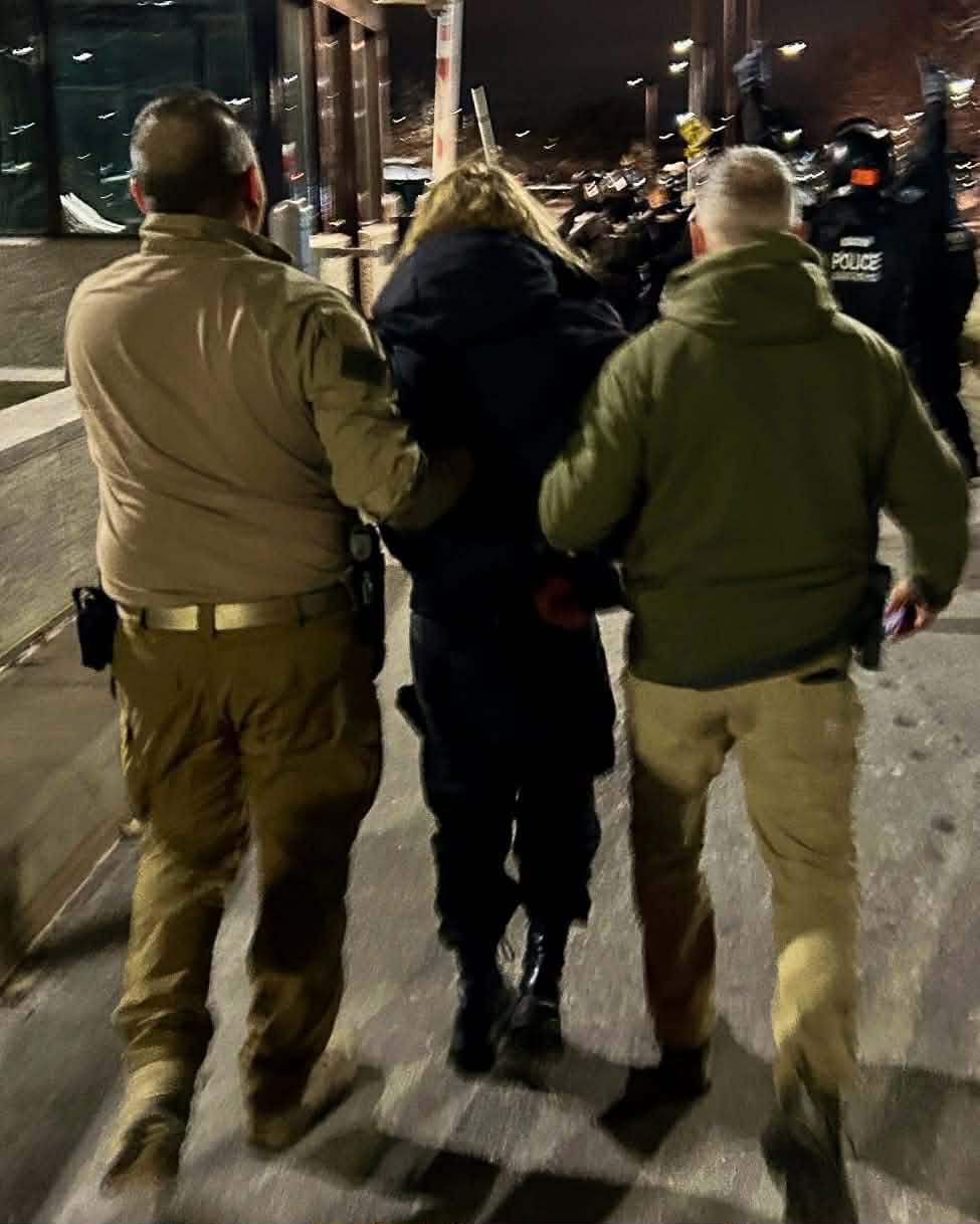 मिनियापोलिसमा संघीय आप्रवासन कारबाही विवादित, गोलीकाण्डपछि जनआक्रोश चुलियो