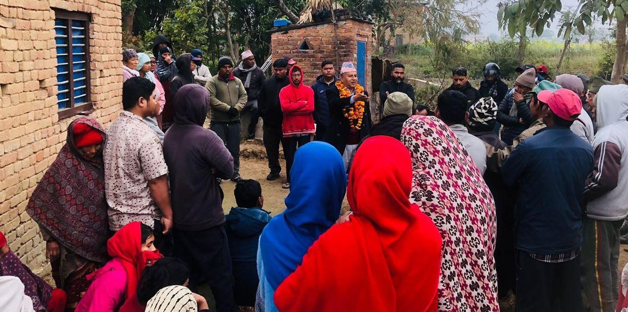 मतदातासँग प्रत्यक्ष संवादमा उम्मेदवार शंकर पोखरेल