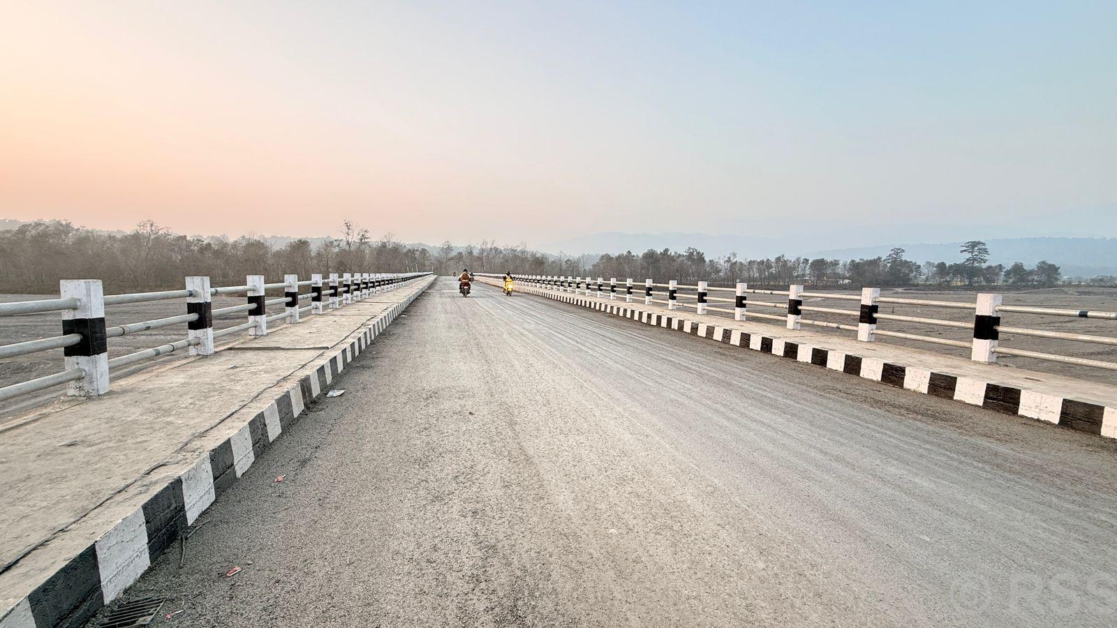 आठ वर्षमा बन्यो केरुङ्गे खोलामा पुल