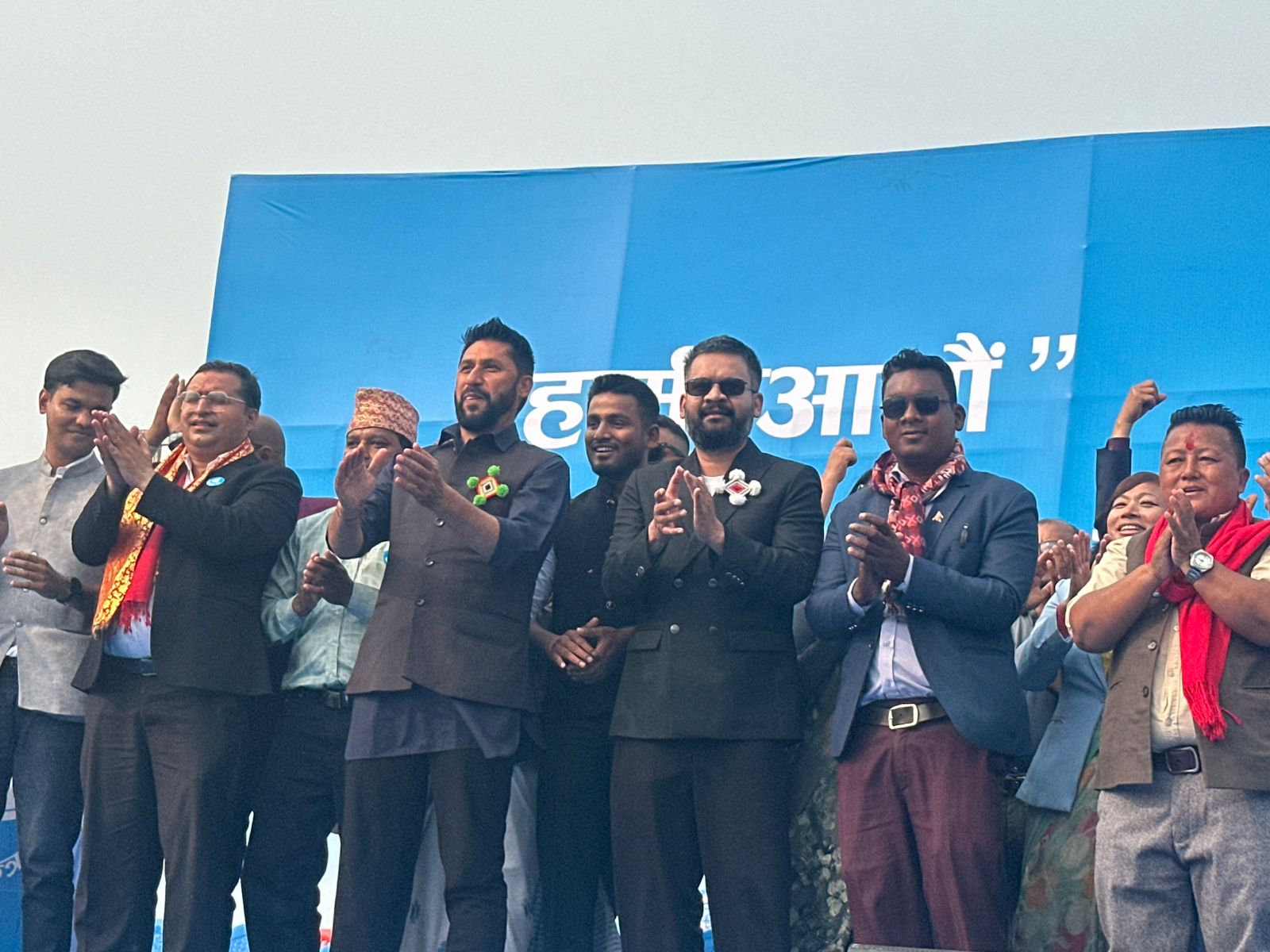 सुटुक्क छिरे, सुटुक्कै फर्किए रवि-बालेन