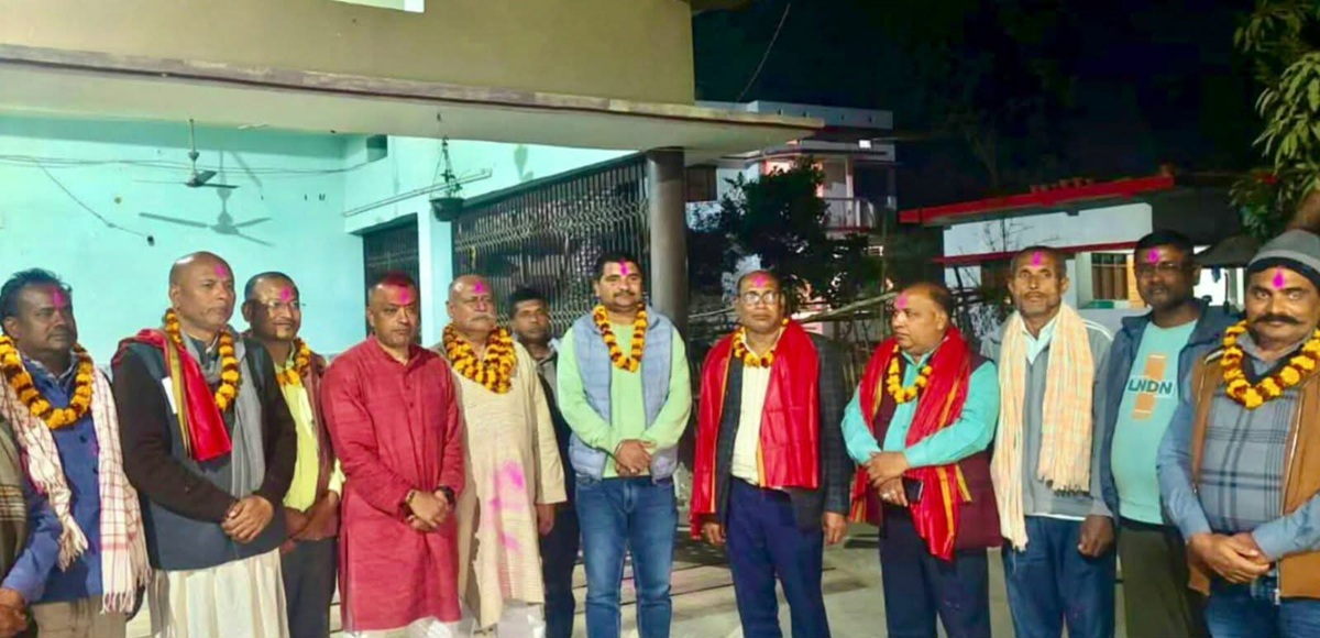 सर्लाही-४ बलरा नगरपालिकाका पूर्व मेयर अभय सिंह कांग्रेसमा प्रवेश