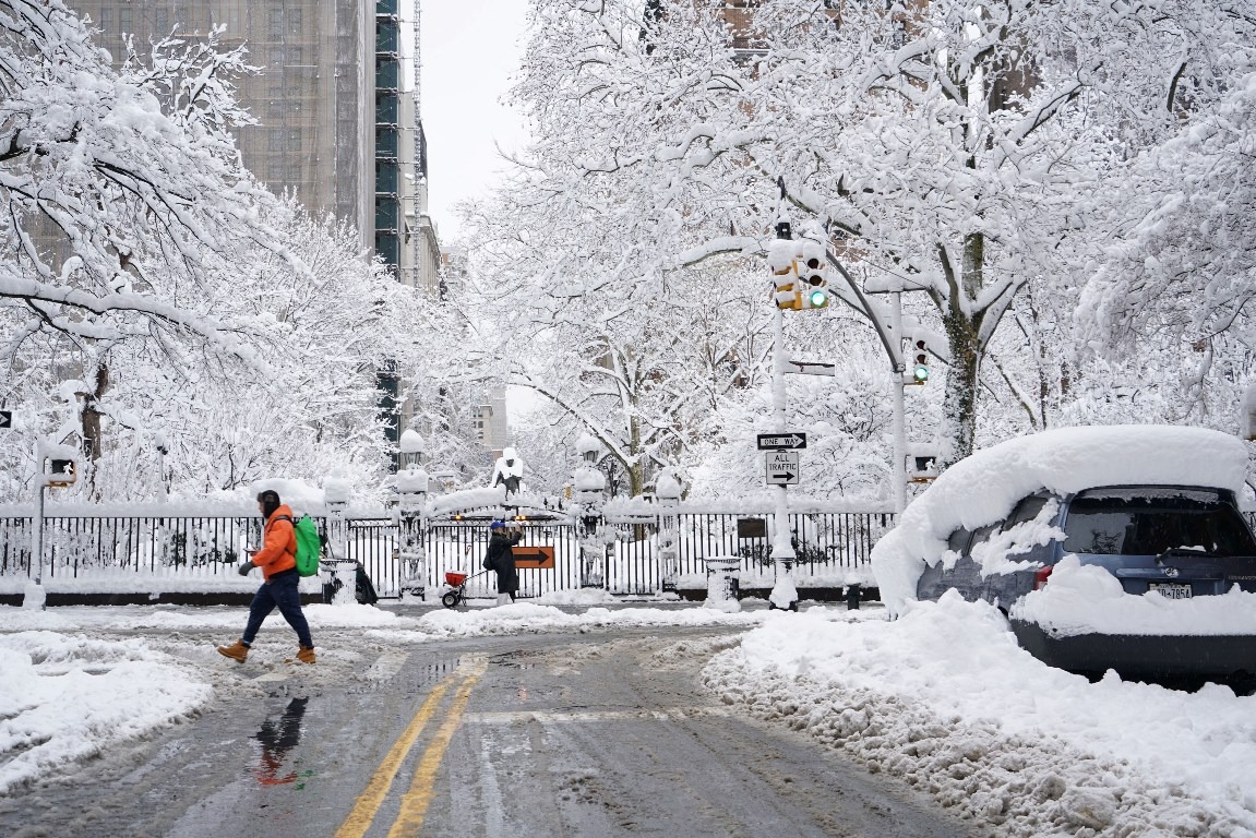अमेरिकामा हिमपातले जनजीवन अस्तव्यस्त, ६ लाख घरमा विद्युत अवरुद्ध