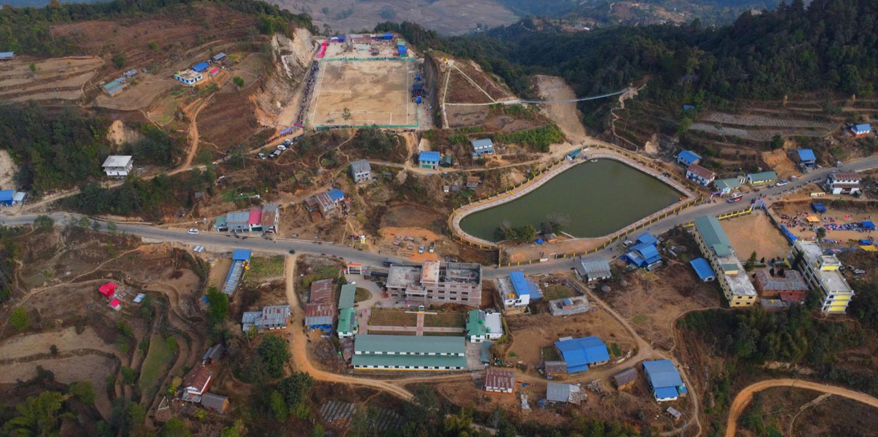 आँखा रोगीको खोजी गर्दै पौवादुङमा