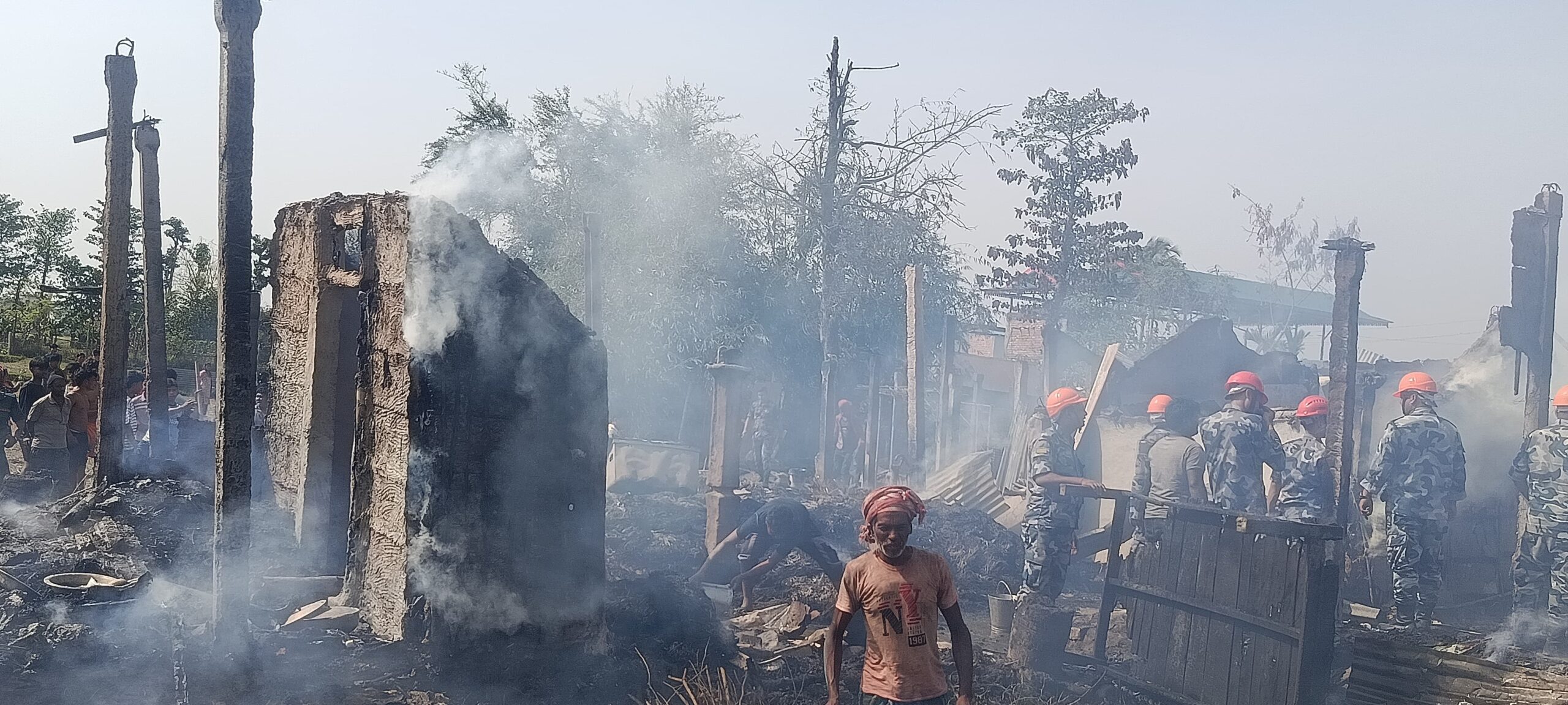 बूढीगंगाको मुसहर बस्तीमा भीषण आगलागी, ११ घर जले