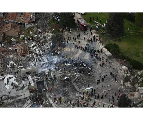 इजरायलको शेमेंशमा इरानी क्षेप्यास्त्र खस्दा ६ जनाको मृत्यु, २० घाइते