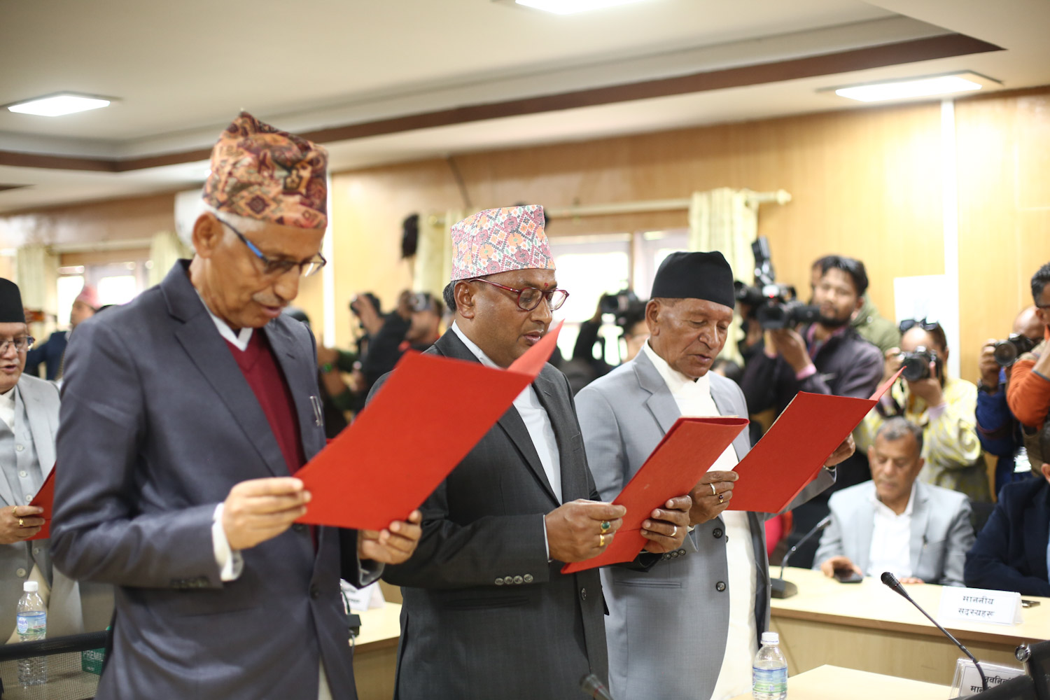 राष्ट्रियसभाका नवनिर्वाचित सदस्यद्वारा शपथ ग्रहण