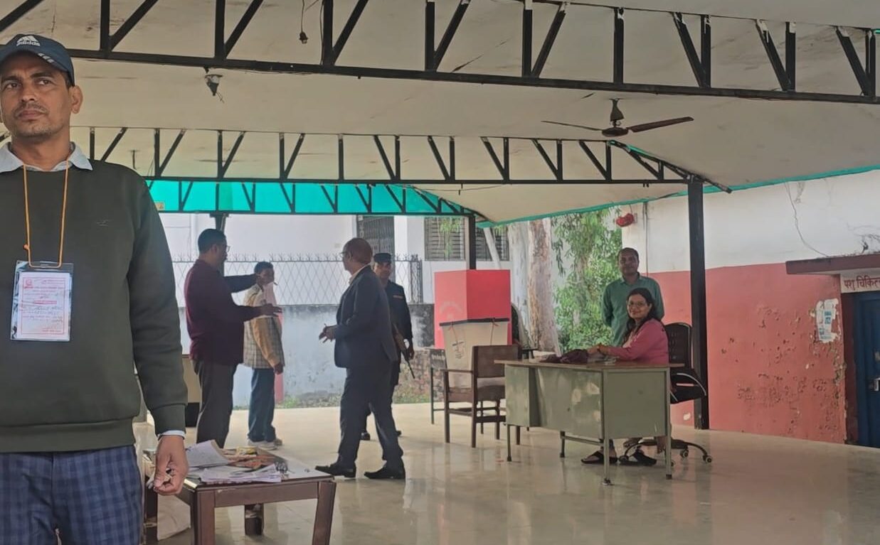 सप्तरीमा दिउँसो २ बजेसम्म ३२.६८ प्रतिशत मत खस्यो