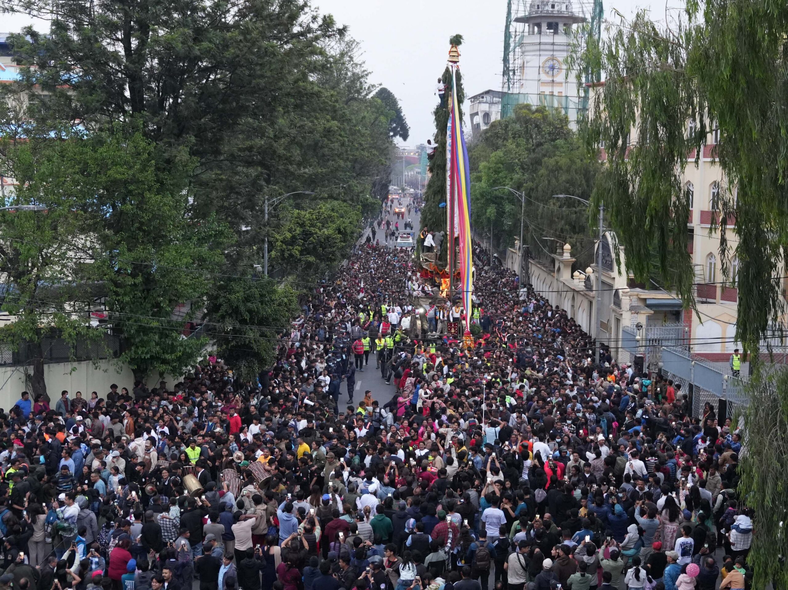 तस्बिरमा सेतो मत्स्येन्द्रनाथको जात्रा