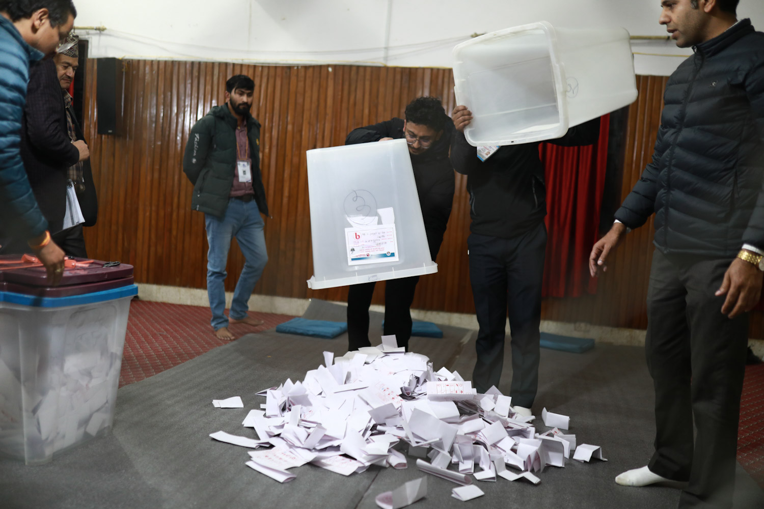 सिरहामा मतगणना सुरु, क्षेत्र नं ४ मा रास्वपाको सुरुआती अग्रता