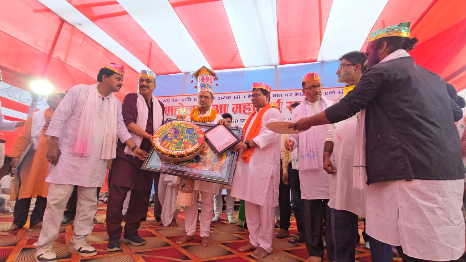 मधेस प्रदेशमा सभामुख भए ‘महामुर्ख’ (फोटो फिचर)