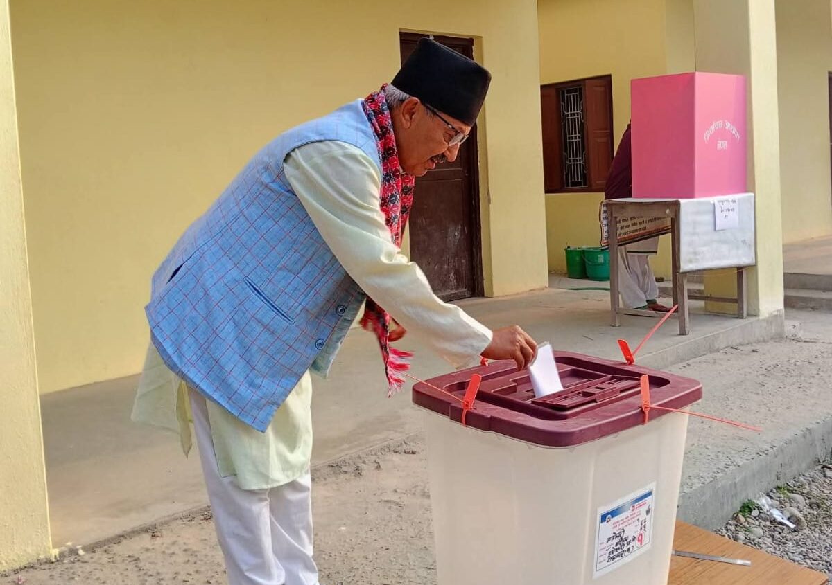 गिरिराजमणि पोखरेलले गरे मतदान