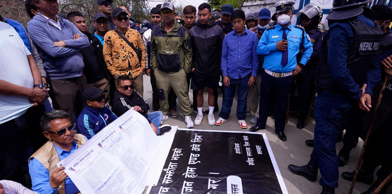 एन्फामा फेरि भाँडभैलो