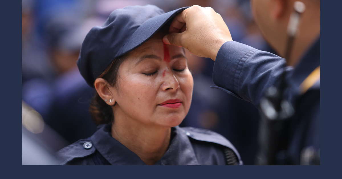 सम्मानपत्रसहित निर्वाचन प्रहरीको बिदाइ