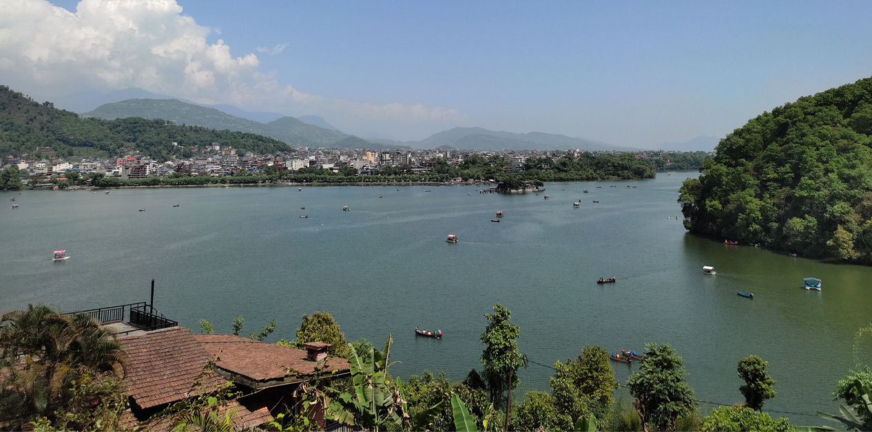 हुरीले फेवातालमा फसेका १२ पर्यटकको उद्धार