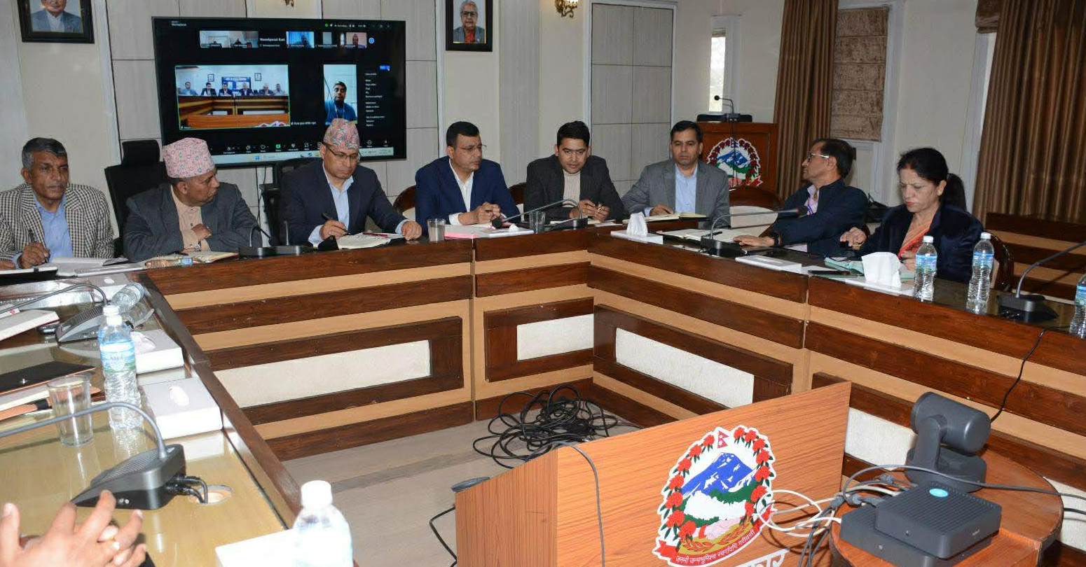 निर्धक्क साथ मतदान गर्न गृहमन्त्री अर्यालको आग्रह