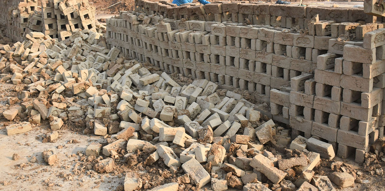 बेमौसमी वर्षाले रुपन्देहीका इँटा उद्योगमा करोडौँको क्षति