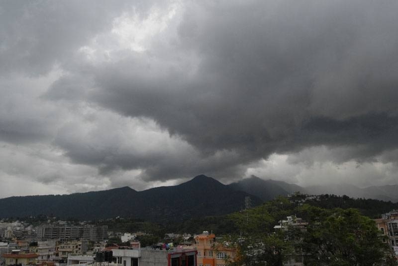 अझै तीन दिन बादल लाग्ने, केही स्थानमा हल्का वर्षाको सम्भावना