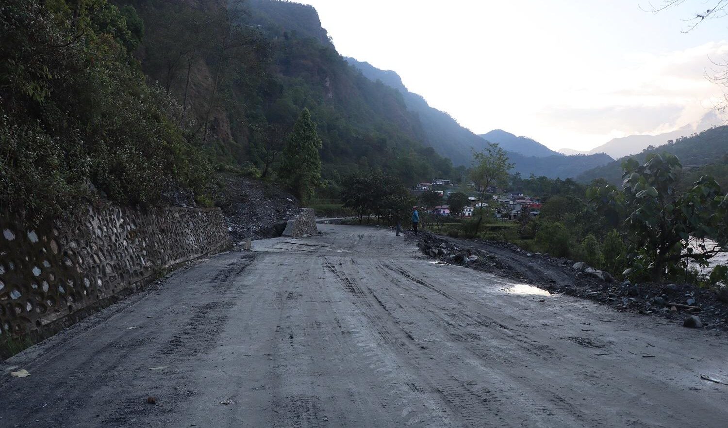 निर्माणाधीन सडकमा ४३ प्रतिशत प्रगति