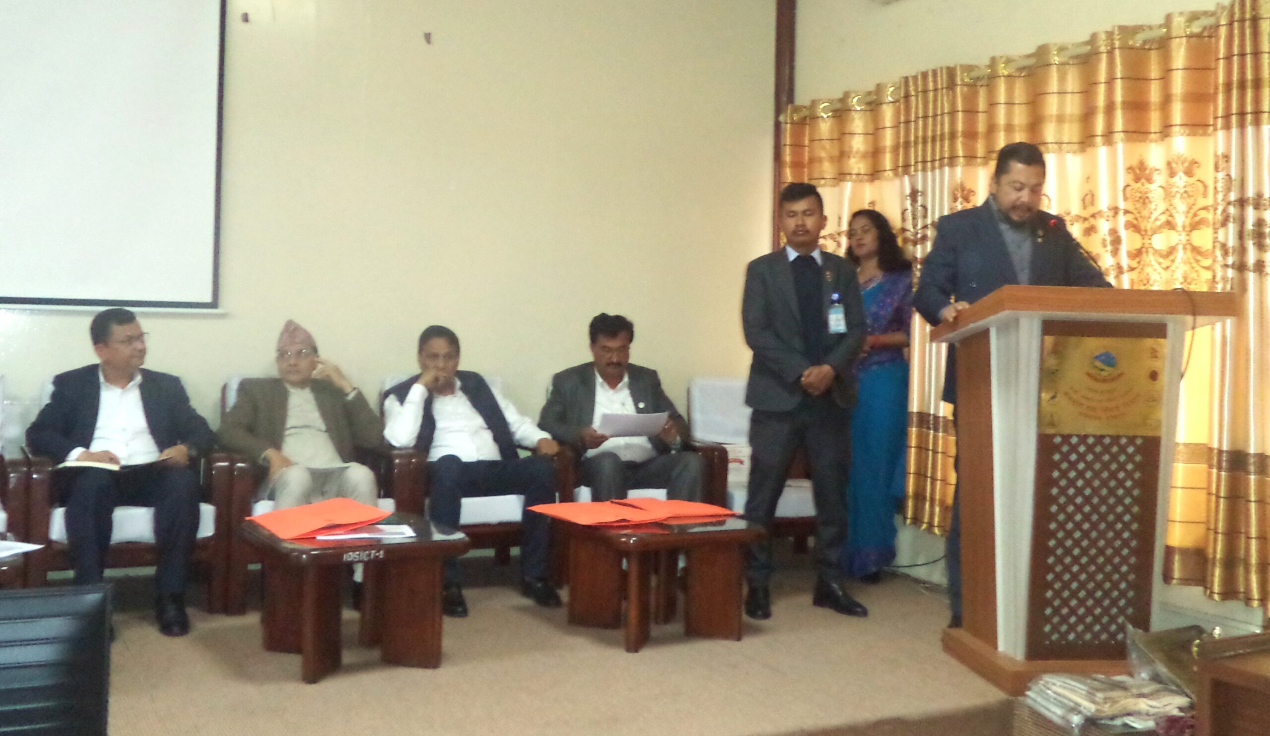 सिँचाइ आयोजनाहरू अलपत्र नछोडिने मन्त्री श्रेष्ठको प्रतिबद्धता