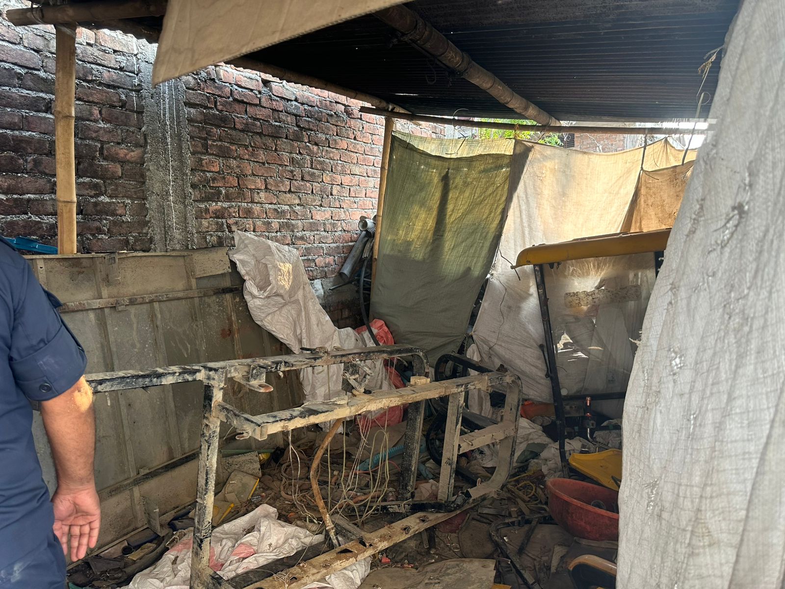 कबाड गोदामभित्र चोरीका सिटी, सञ्चालक खोज्दै प्रहरी