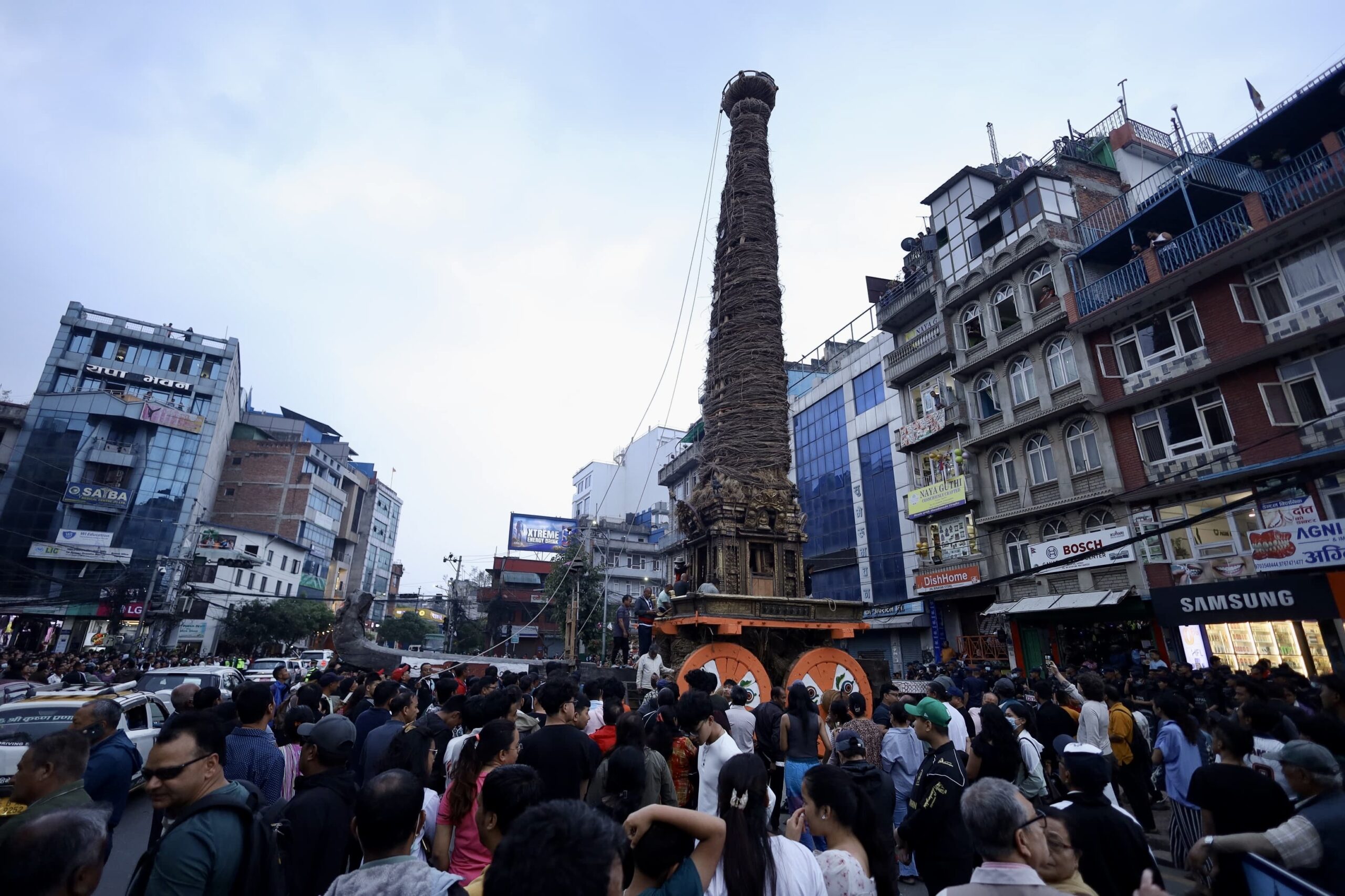 तस्बिरमा रातो मत्स्येन्द्रनाथको रथारोहण