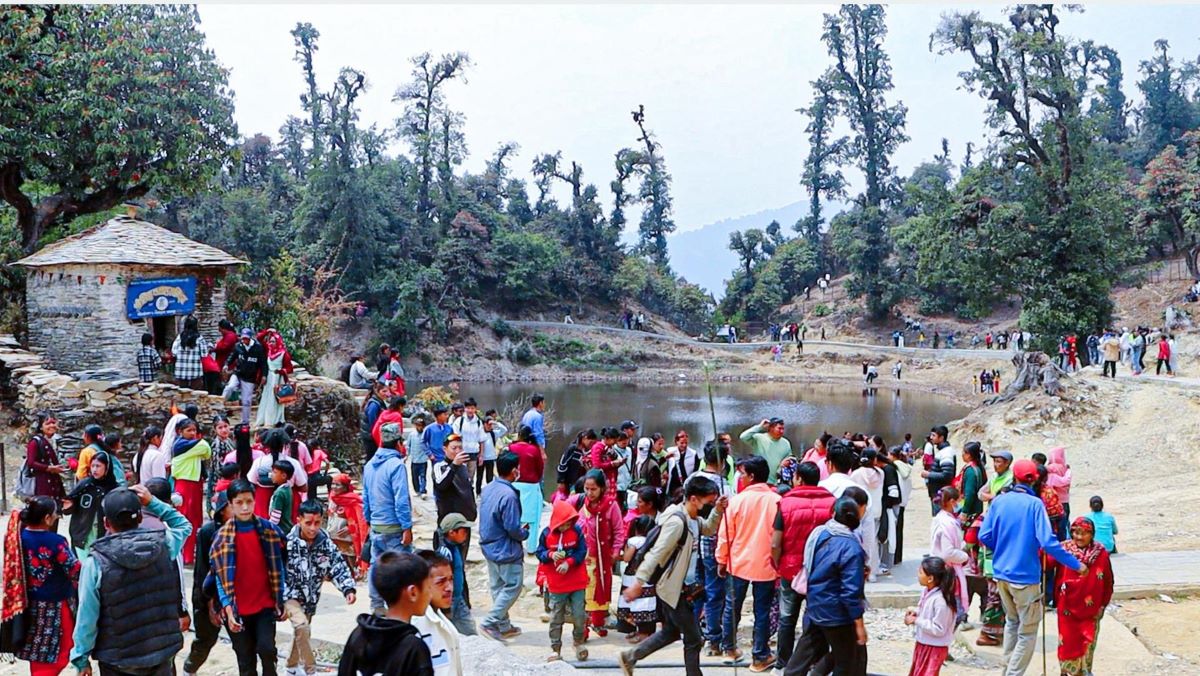 पर्यटक आकर्षित गर्दै बराहताल