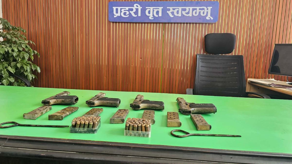 विष्णुमती किनारमा चार थान पेस्तोल फेला