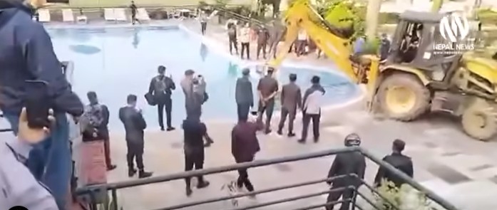 फेवाताल छेउछाउका अवैध संरचनामा डोजर चल्यो