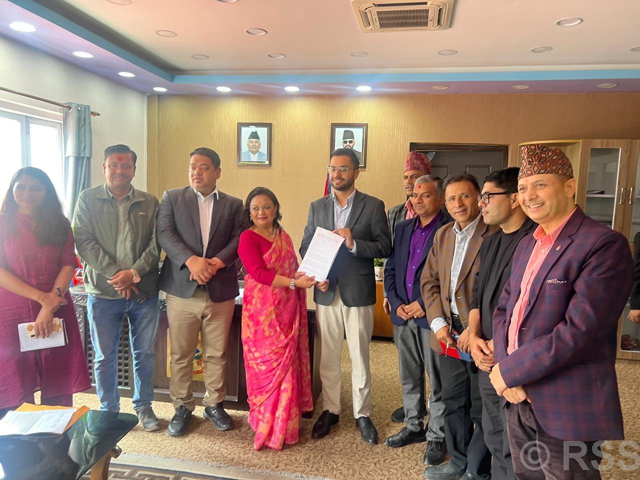 शिक्षा सुधार्न निरन्तर खबरदारी गर्नुहोस् : शिक्षामन्त्री