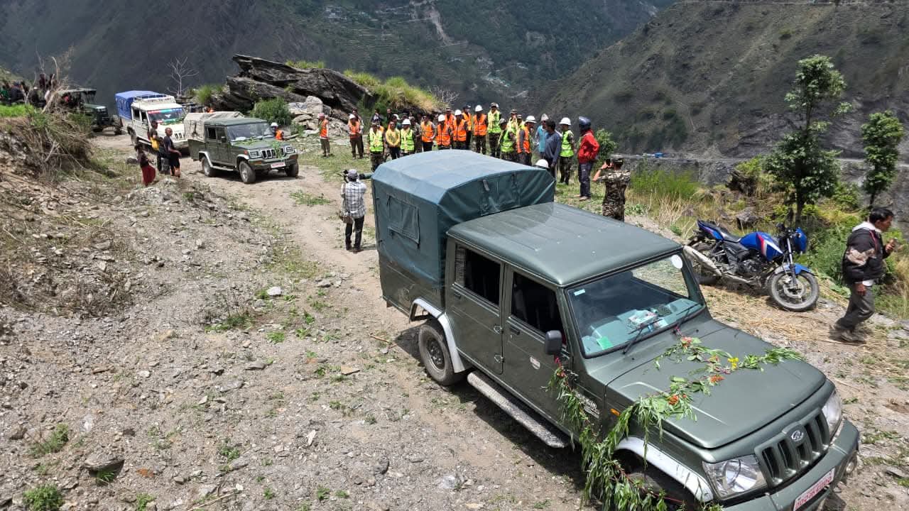 तिंकर सडकको दुम्लिङसम्म गाडी पुग्यो