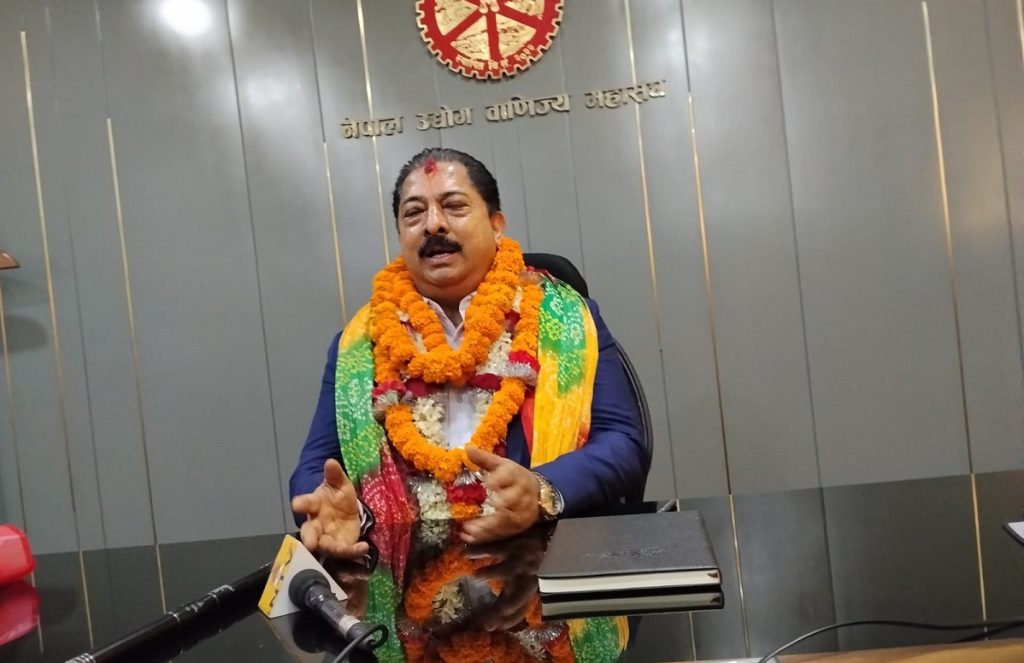 महासंघ अध्यक्ष अञ्जन श्रेष्ठले गरे पदबहाली