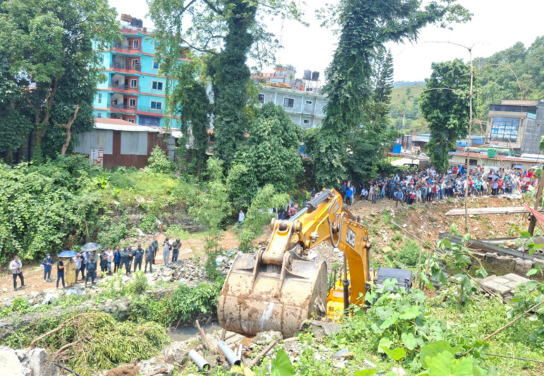फिर्केको दायाँबायाँ ‘फुटट्रेल’, ‘एलईडी’ले सजाइने