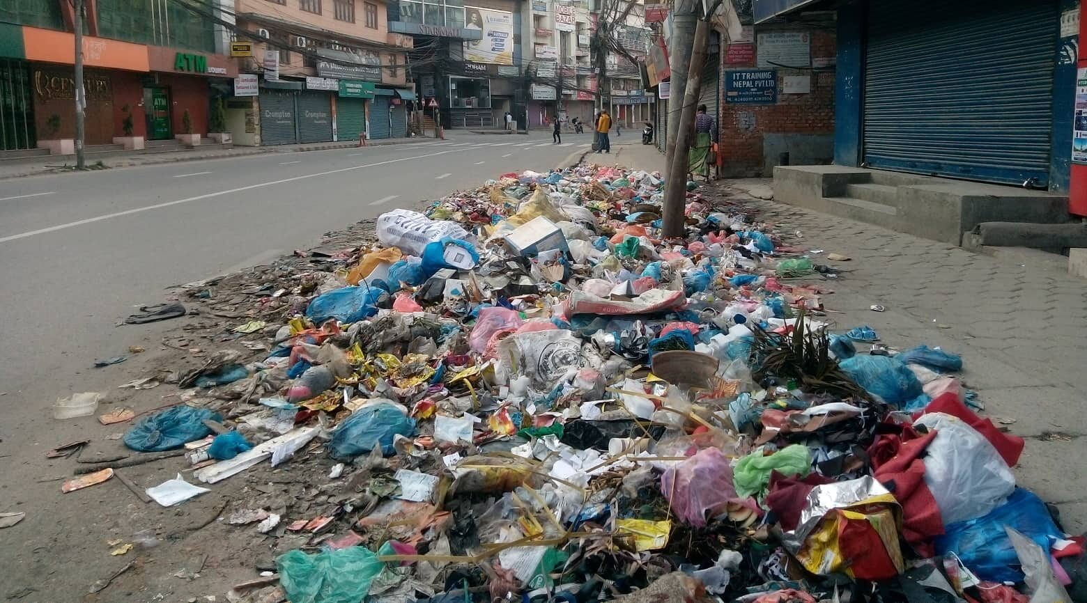 ११ दिनपछि दमौली बजारको फोहर उठ्यो