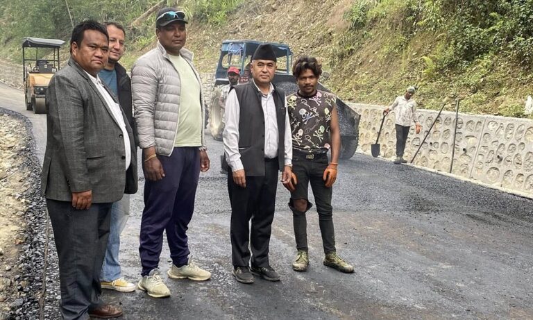 ‘ट्रयाक’ खुलेको २८ वर्षपछि सडक कालोपत्र