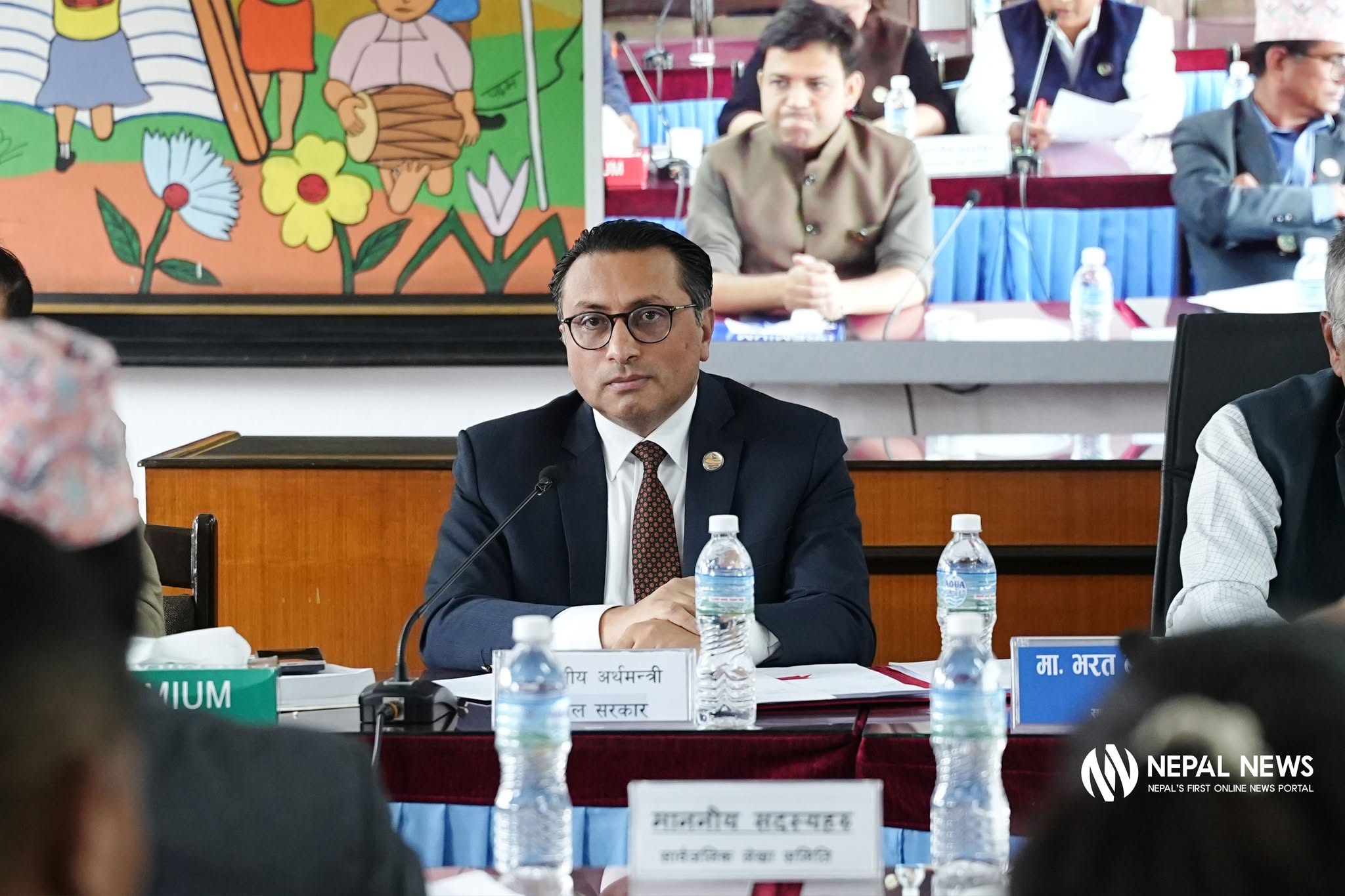 विद्युतीय गाडीमा सूचना चुहावट गरेको प्रमाण दिन अर्थमन्त्रीको चुनौती