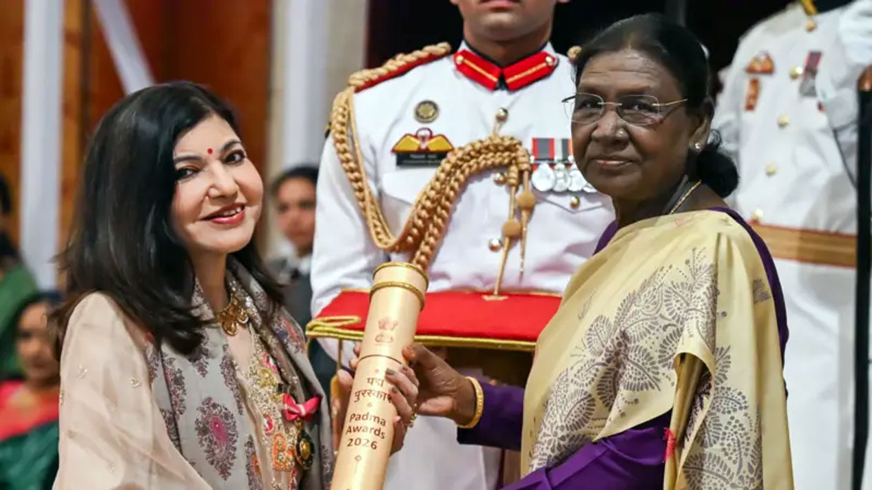 अलकालाई पद्मभूषण‚ भन्छिन्- यो लाखौँ स्रोताको सम्मान हो