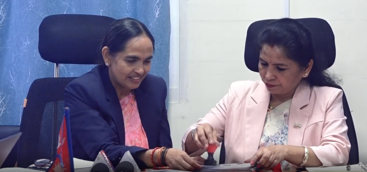 शान्ति मिश्रको तस्बिर अंकित हुलाक टिकटमा टाँचा