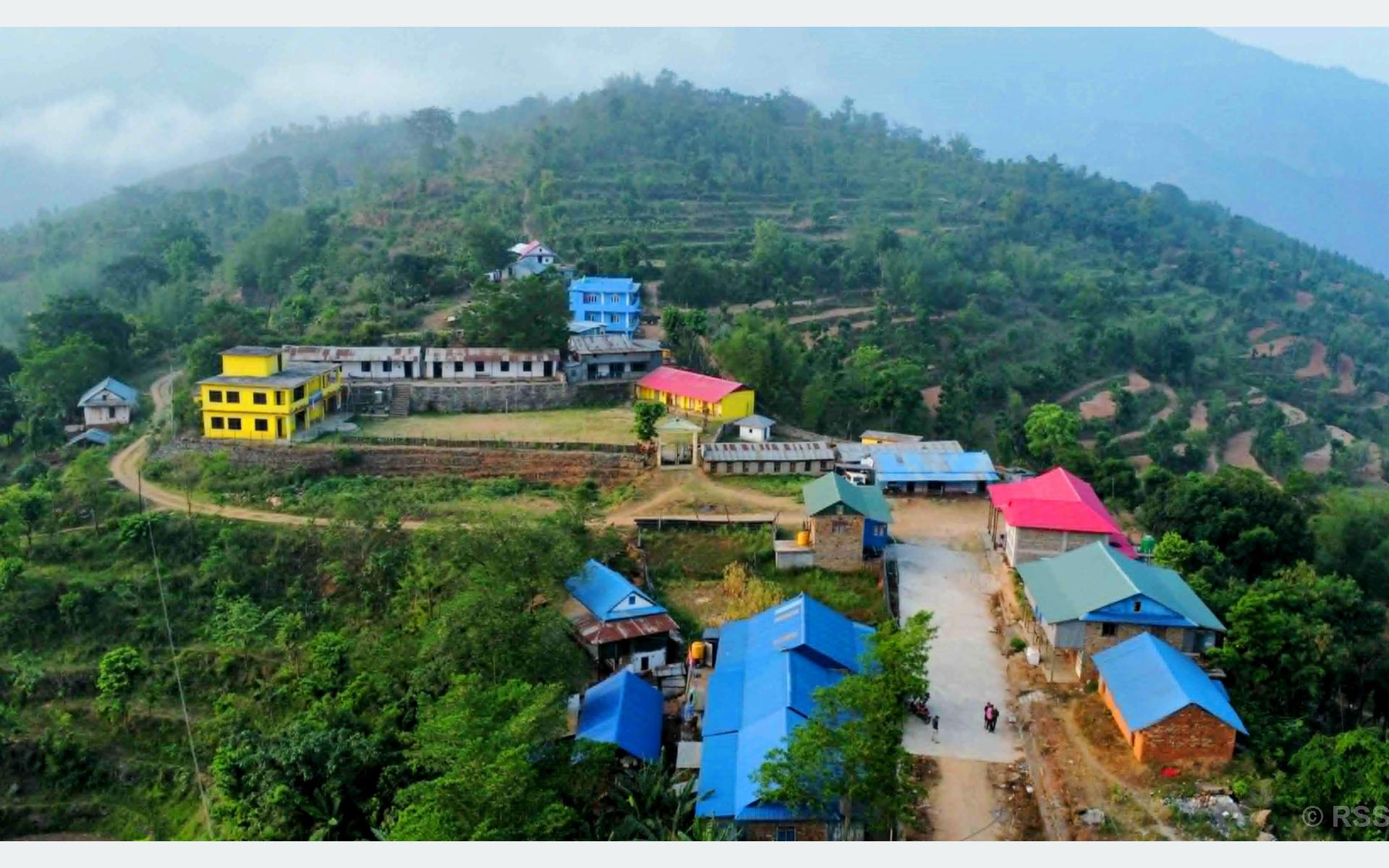 अभावमै उपलब्धि खोज्दै ‘सगरमाथा मावि सिक्रेटार’